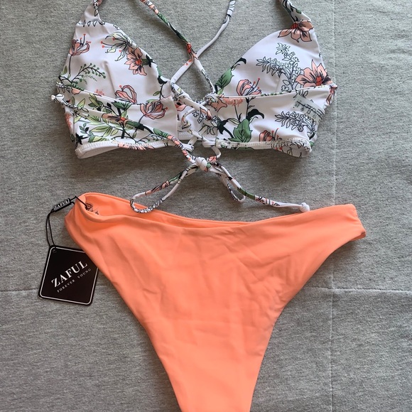 Floral Bikini Set - Picture 2 of 4